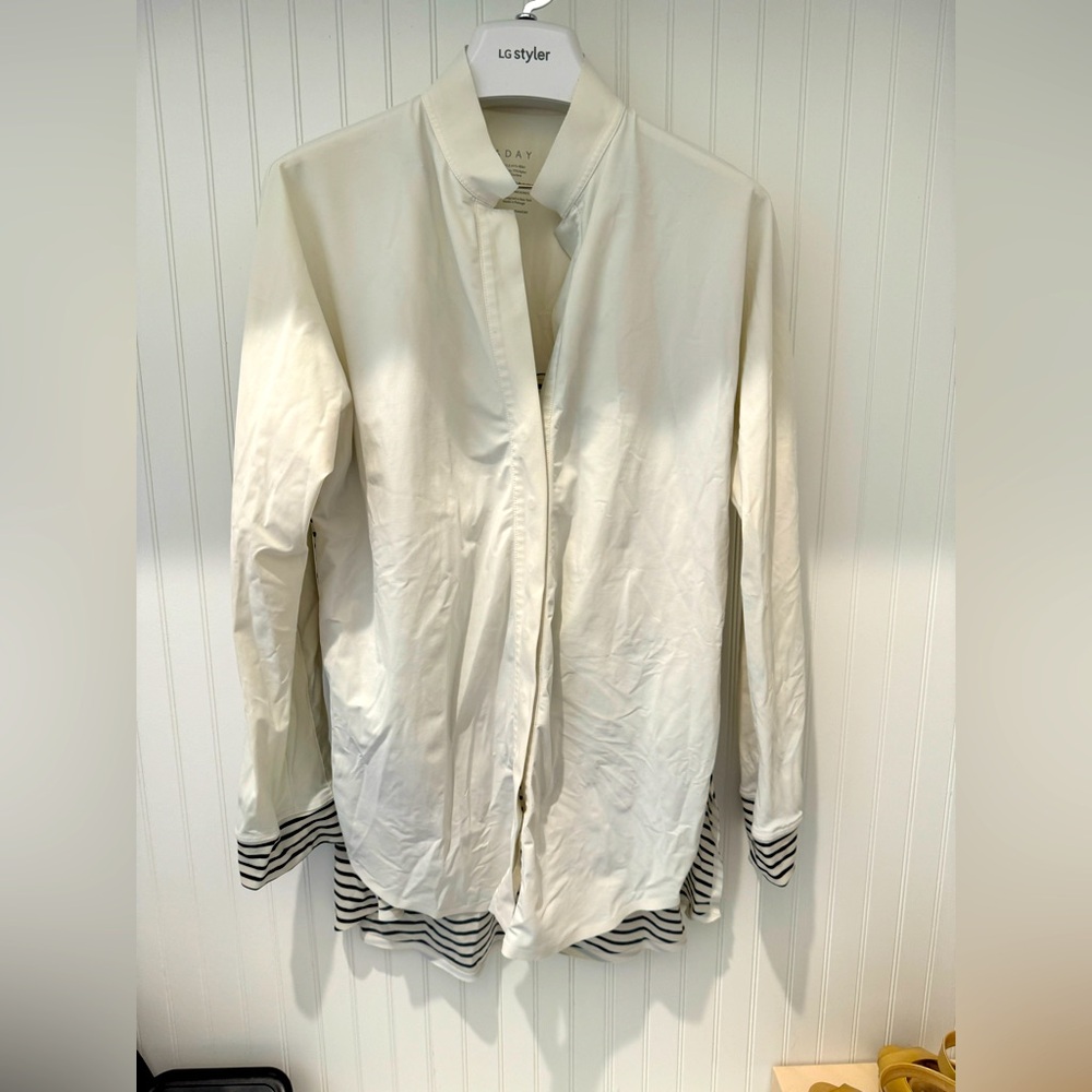 ADAY A DAY BUTTON UP SHIRT STRIPED WHITE NAVY SMALL ESSENTIAL